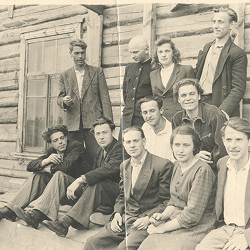 Савицкий со студентами училища